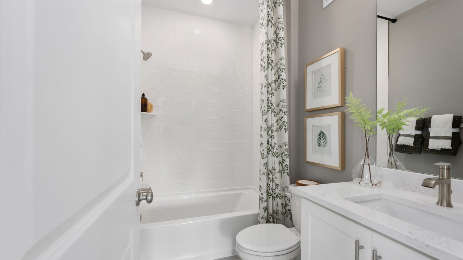 Modern bathroom with updated finishes in Innovation Town Center