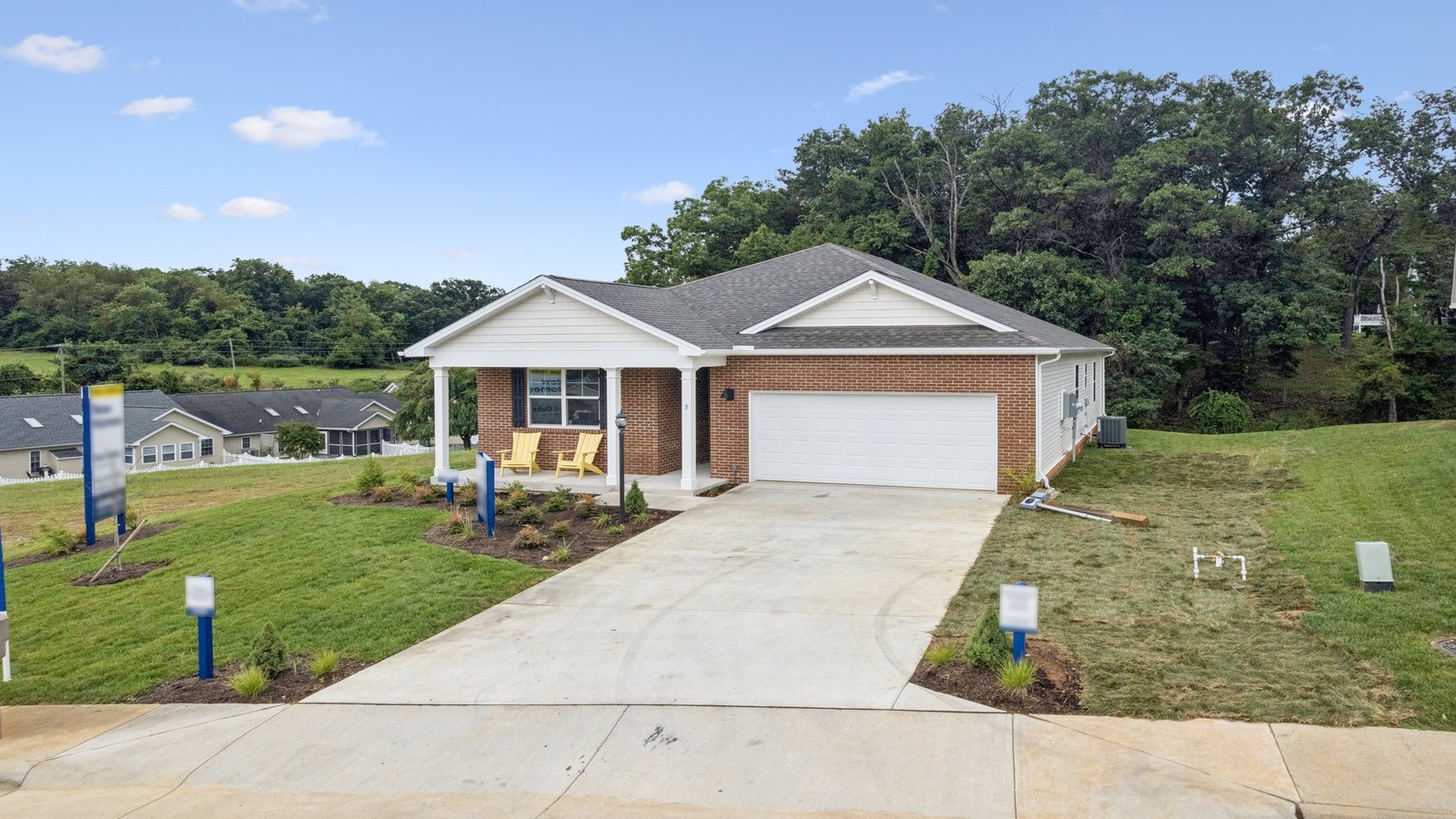 20 River Oak Drive, Staunton, VA, Red Oaks, single-story with garage, green grass, porch