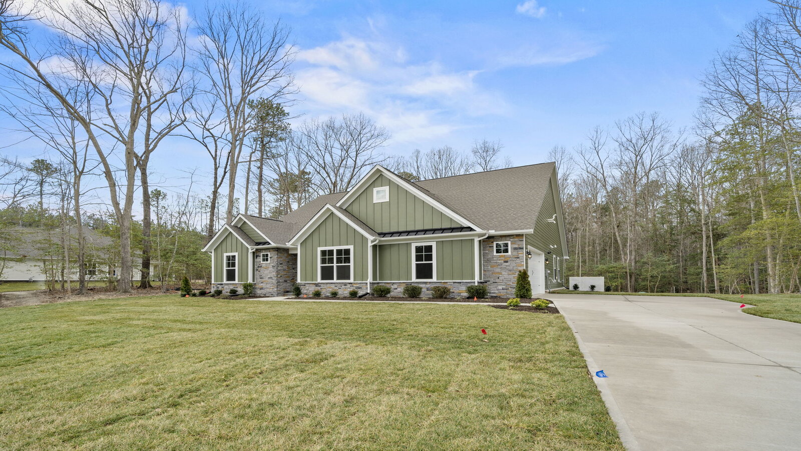 16824 Barmer Road, Chesterfield, VA Copper Grove at Harpers Mill Presented By D.R. Horton front 1-level 2-car garage right