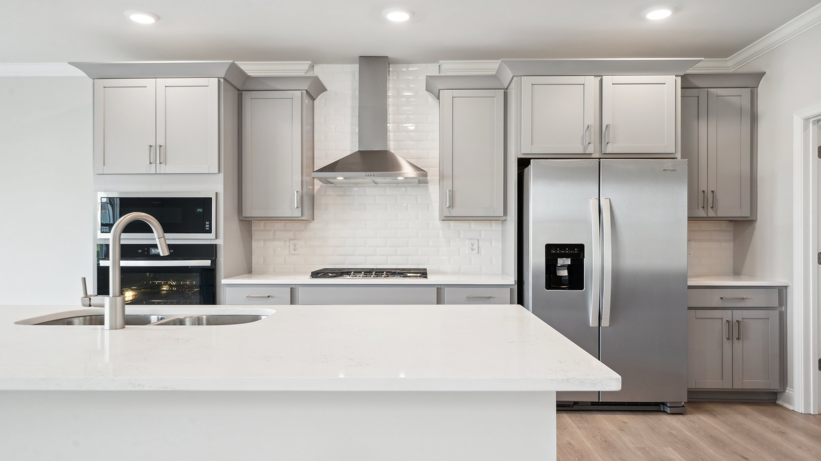 Spacious island ideal for casual dining, cooking prep, ample storage and entertaining in our Modern Design layout