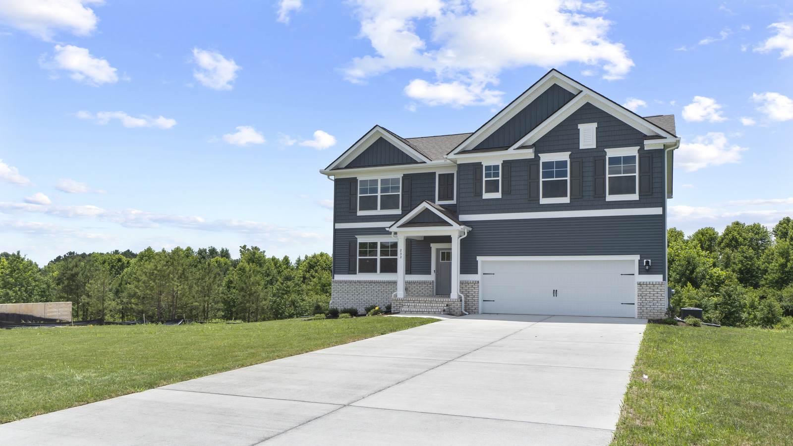 New build home at 3019 Dalton Circle, Suffolk VA, Bennetts Pasture, two-story with garage