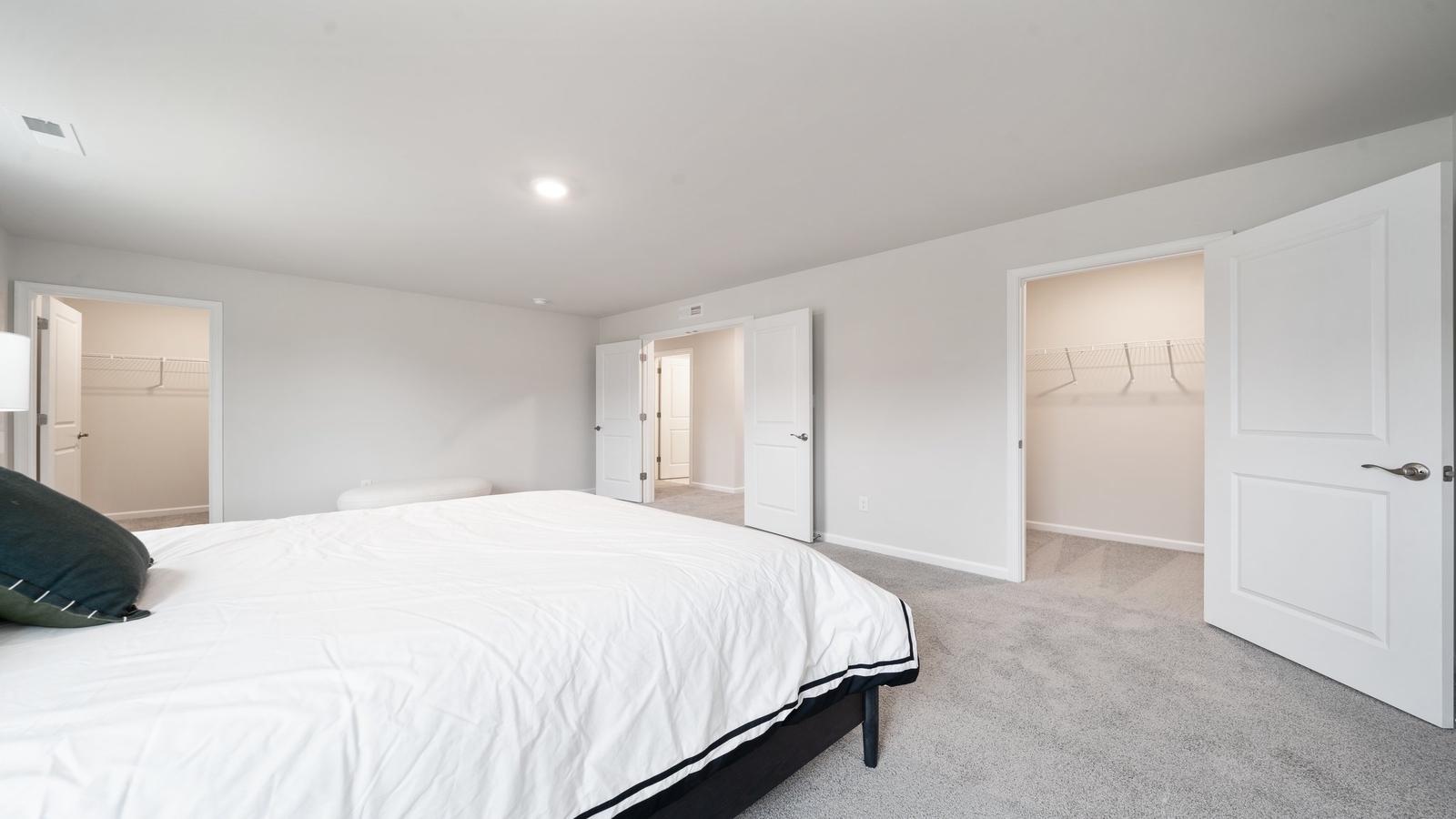 Bennetts Pasture full bathroom with fresh designs, polished fixtures, tub/shower combo, a single sink vanity