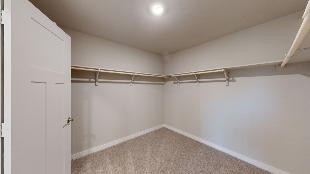 Second view bedroom 1 closet