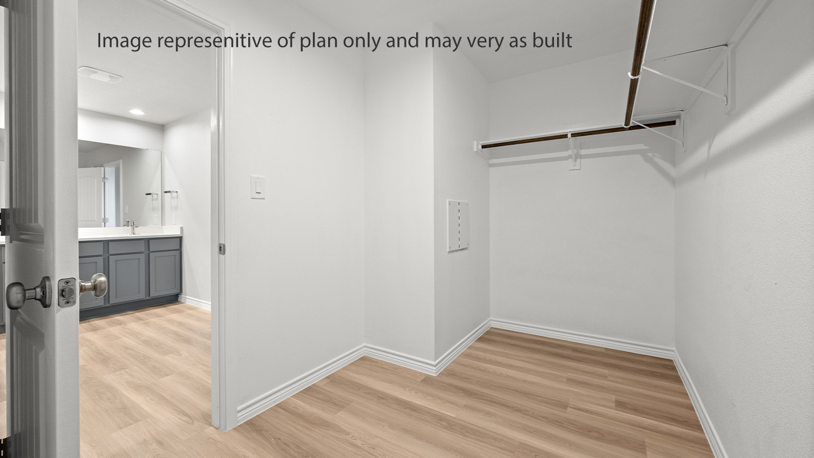 Eureka Plan, Kings Landing looking into walk-in closet