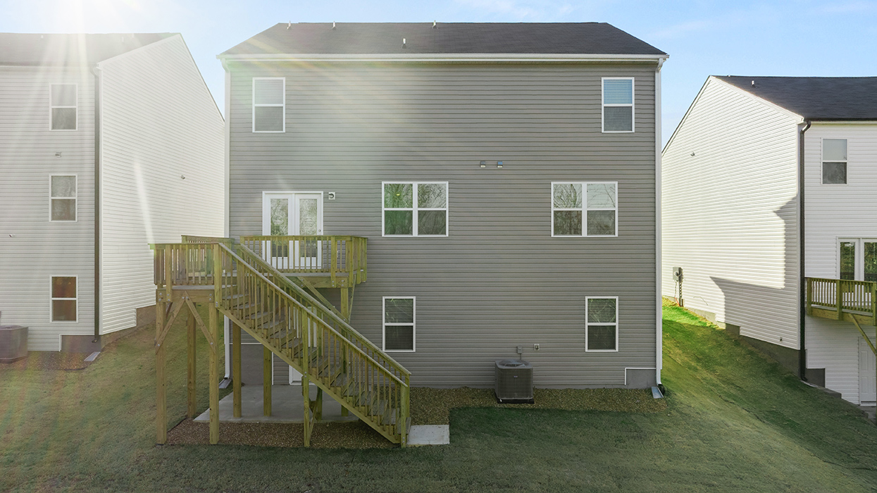 1376 ADMIRAL AVENUE Exterior Rear