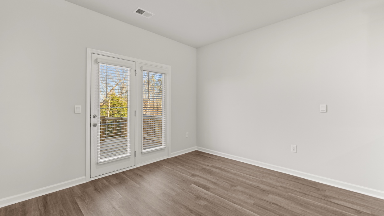 1384 ADMIRAL AVENUE Interior