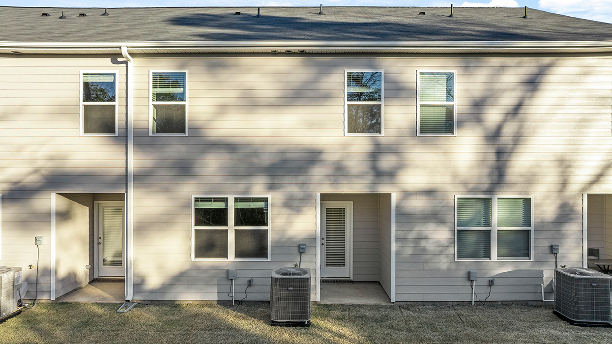 3440 FIRESTONE DRIVE Exterior Rear