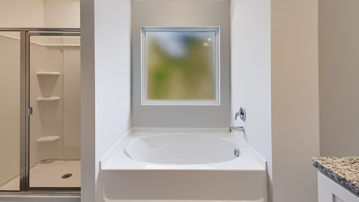 bedroom 1 garden tub