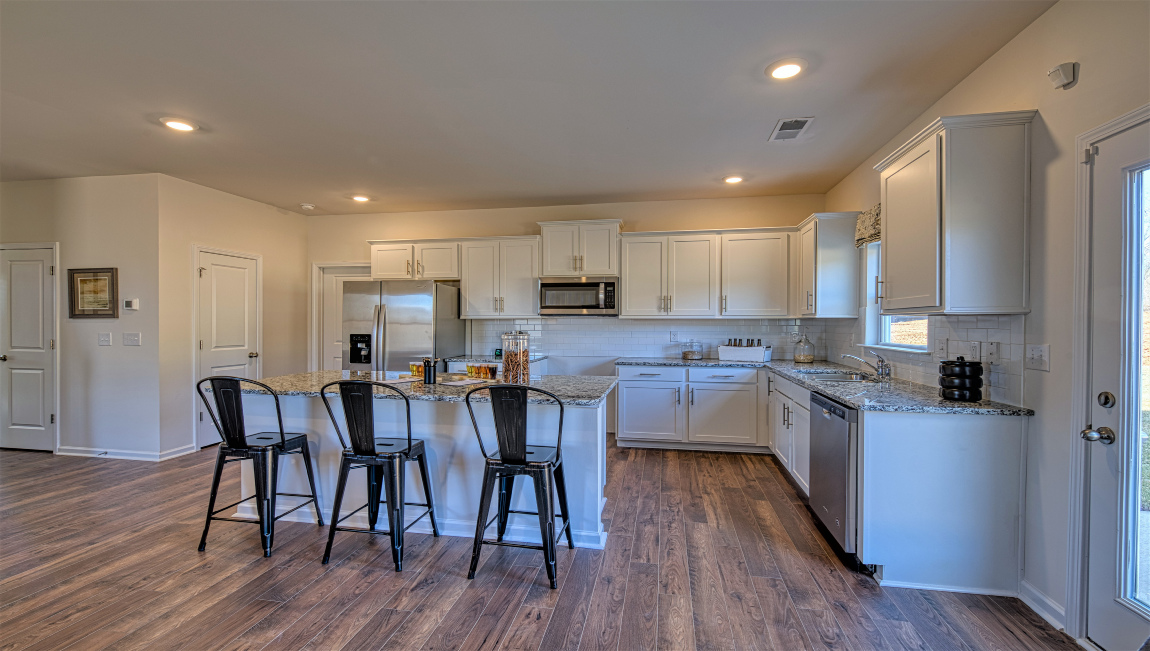 Kitchen with large island