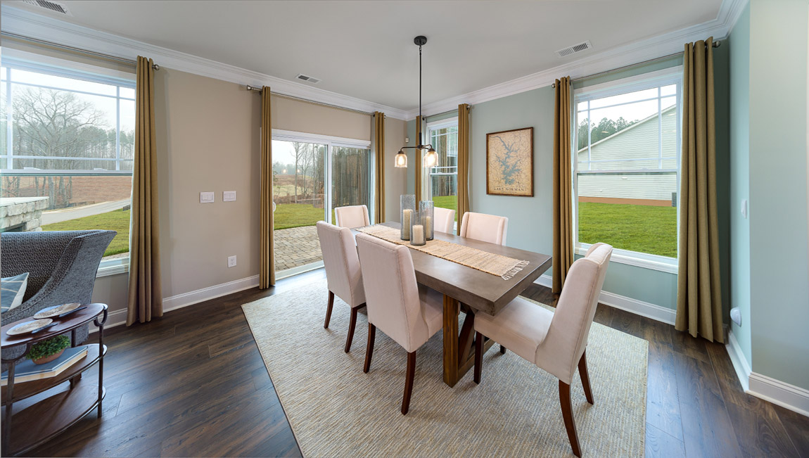 Breakfast area by kitchen