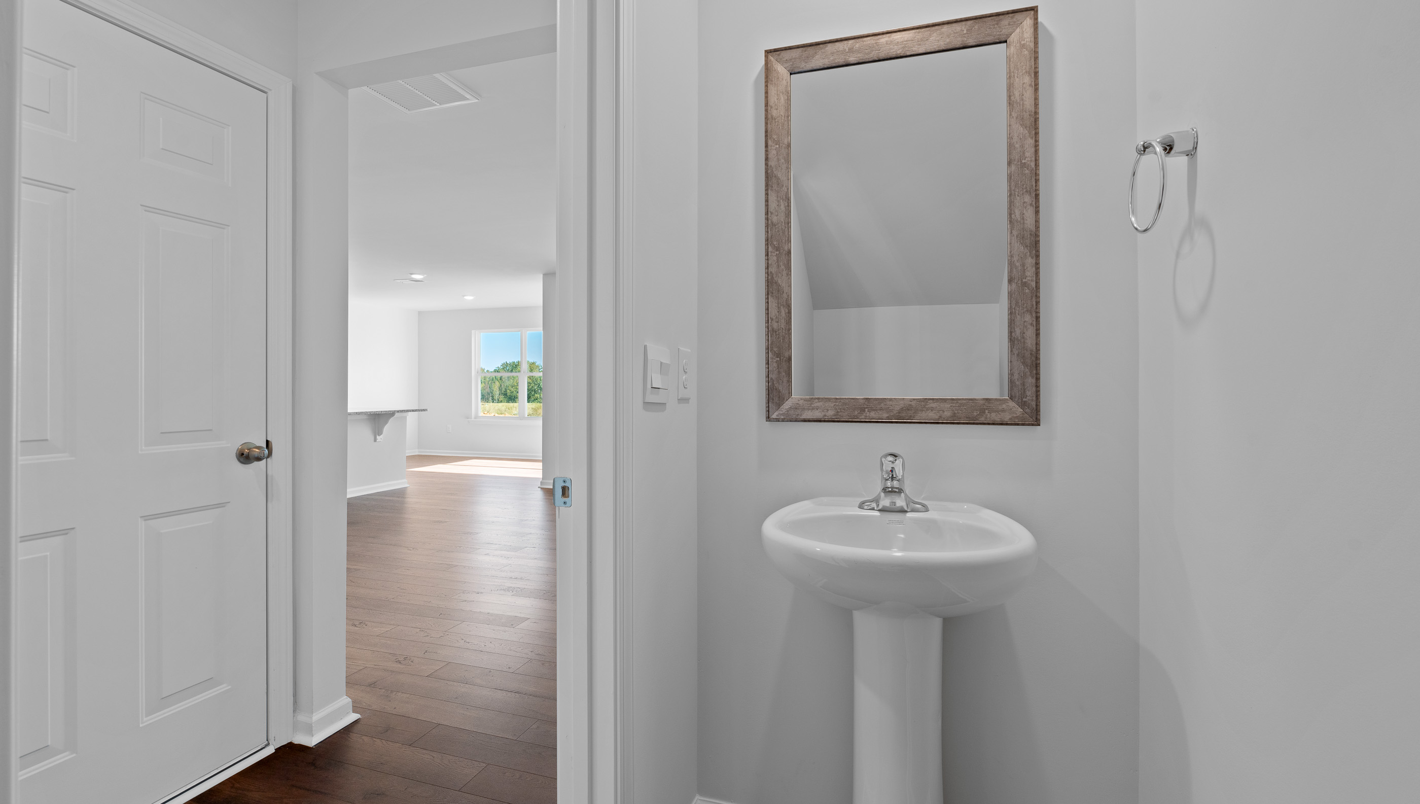 Powder room with single sink