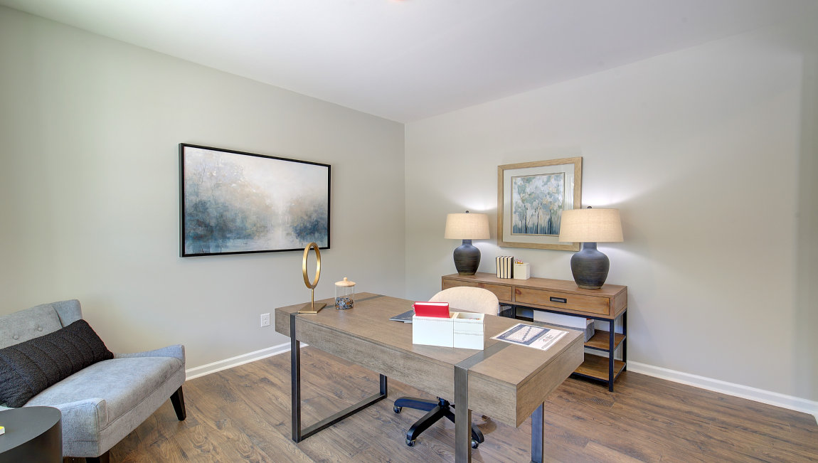 Front flex room set as office