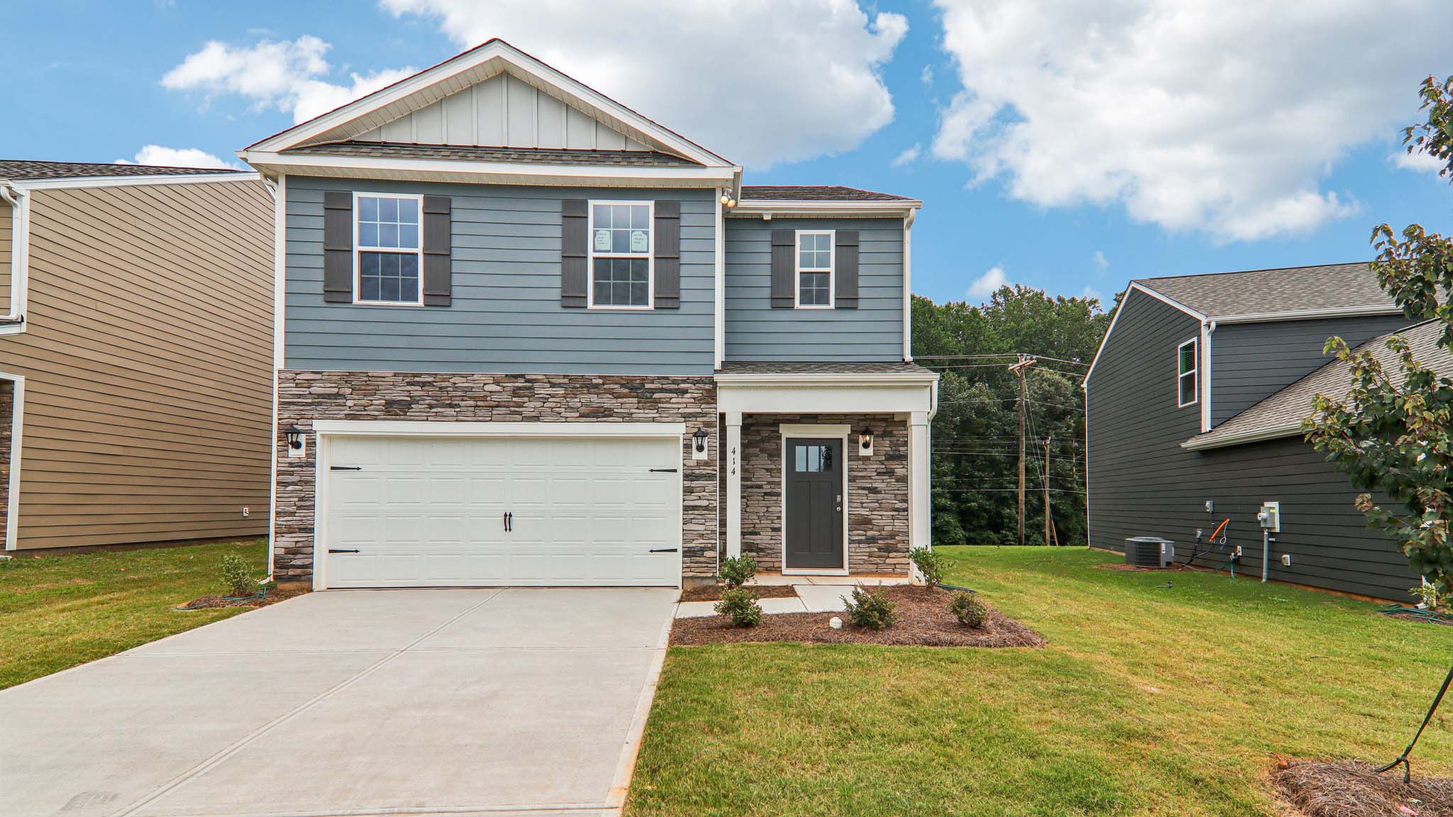 81 Laurel Pointe Dr exterior