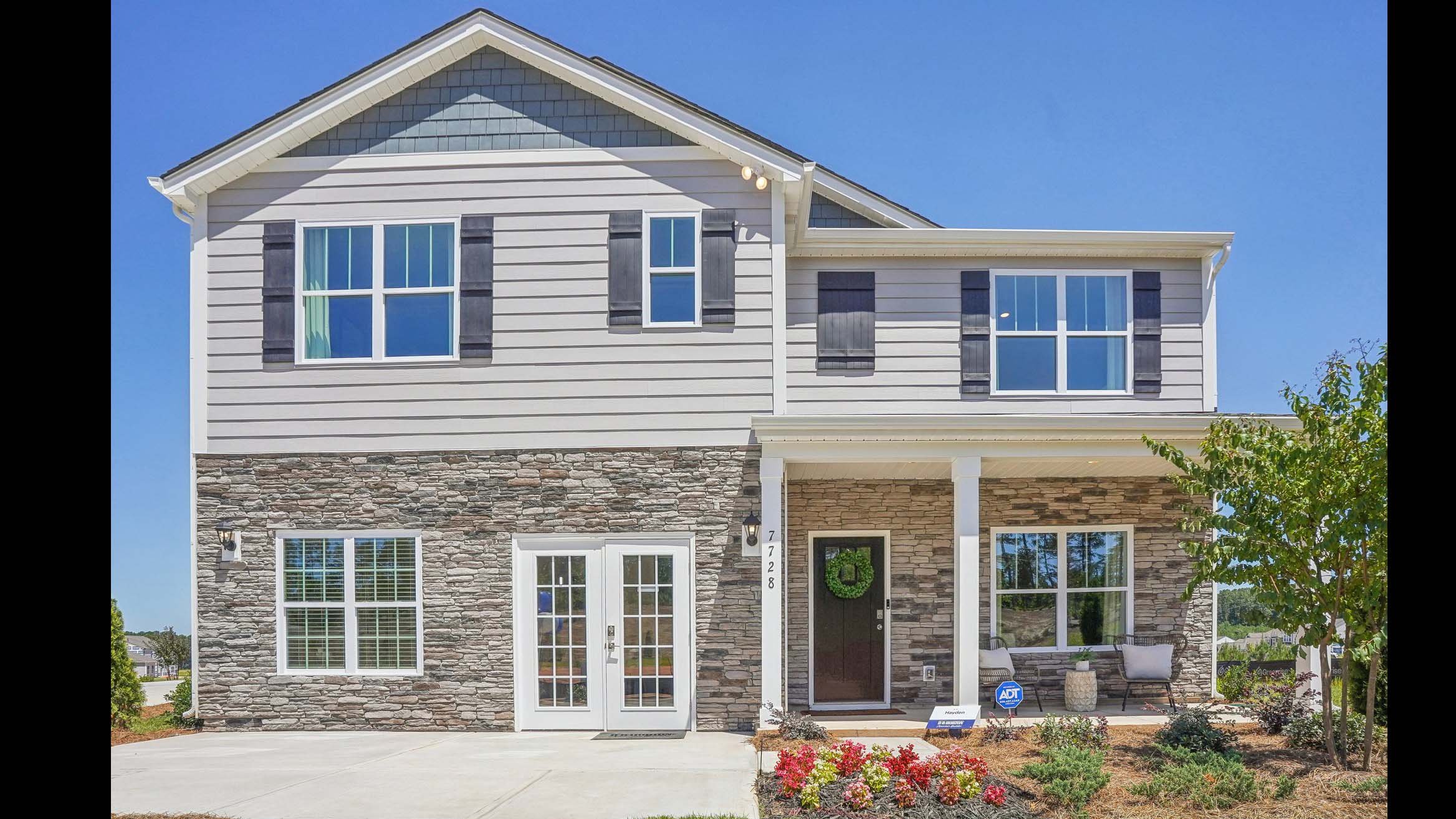 57 Laurel Pointe Dr exterior