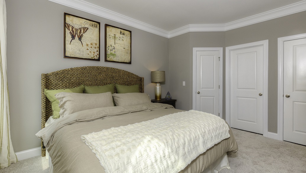 Guest suite with carpet and two large windows