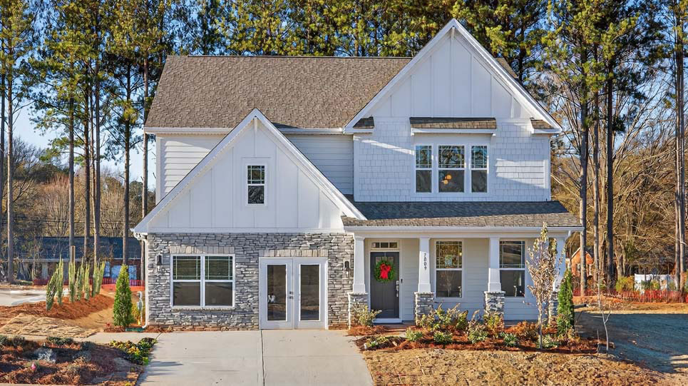 Hampshire Model Exterior with Siding and Stone