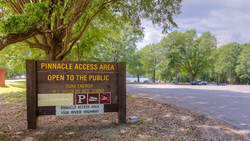 Pinnacle Access Area Near Blackstone Bay in Sherrill's Ford, NC