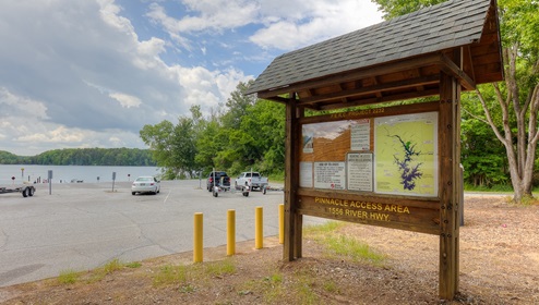 Pinnacle Access Area Near Blackstone Bay in Sherrill's Ford, NC