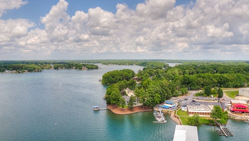 Pinnacle Access Area Near Blackstone Bay in Sherrill's Ford, NC