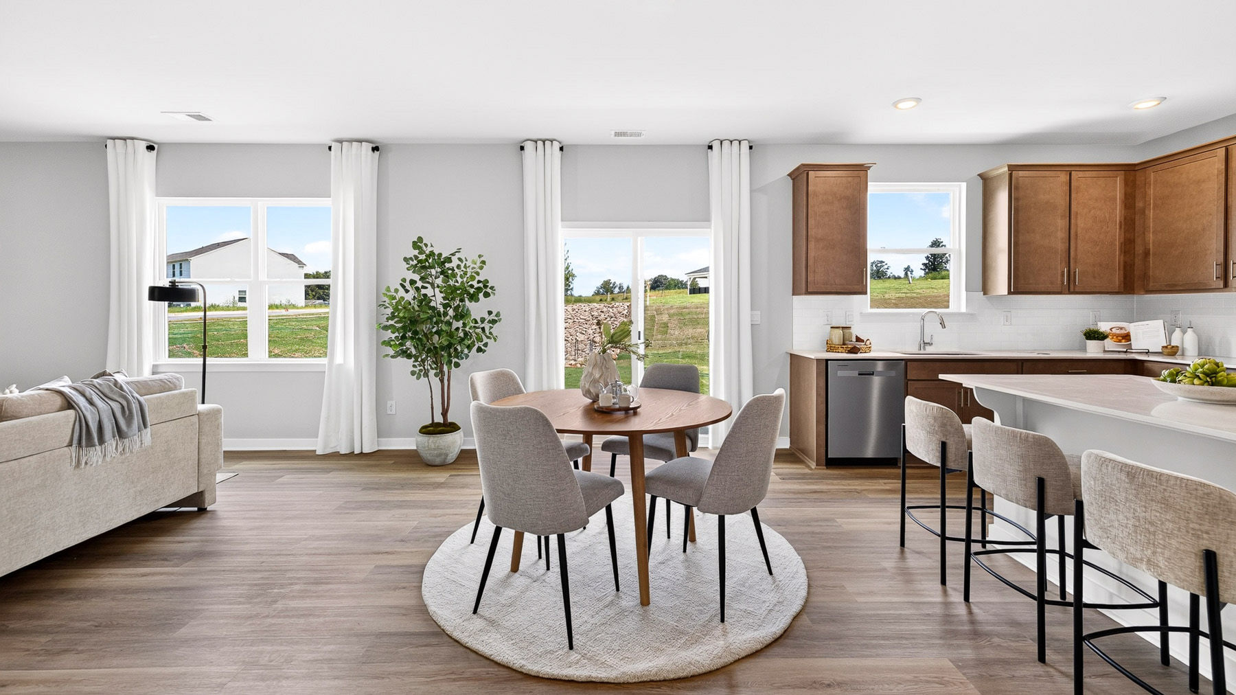 Breakfast area with windows