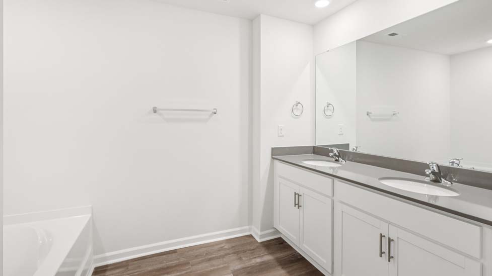 bathroom with shower tub combination