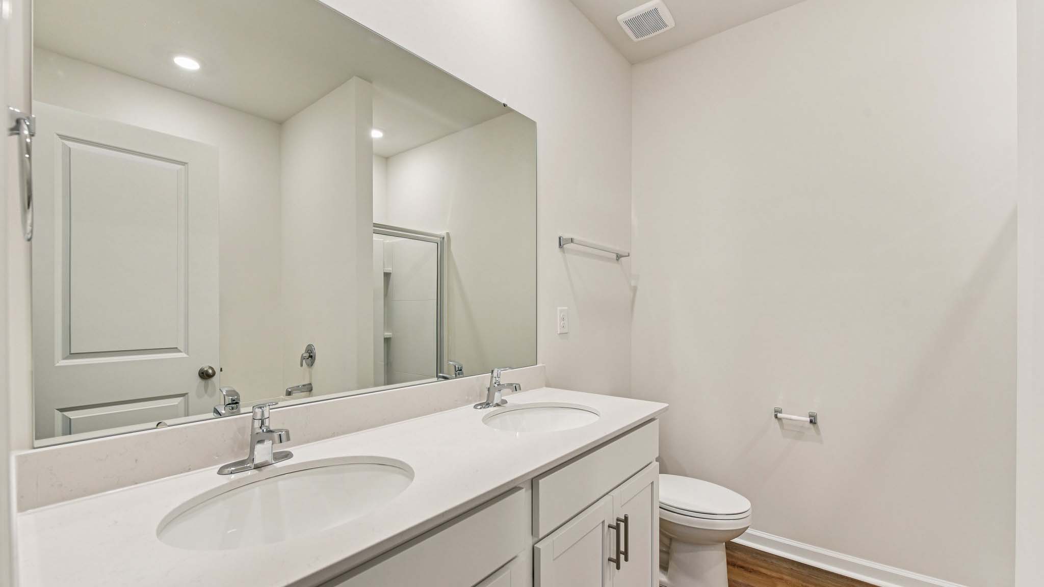 Bathroom with double sink vanity