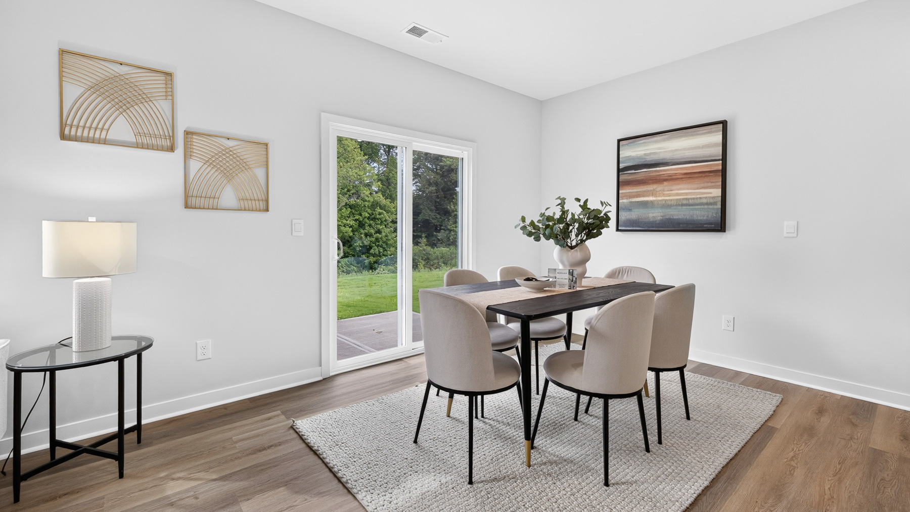 Breakfast area with windows
