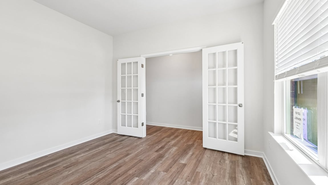 Flex space with windows