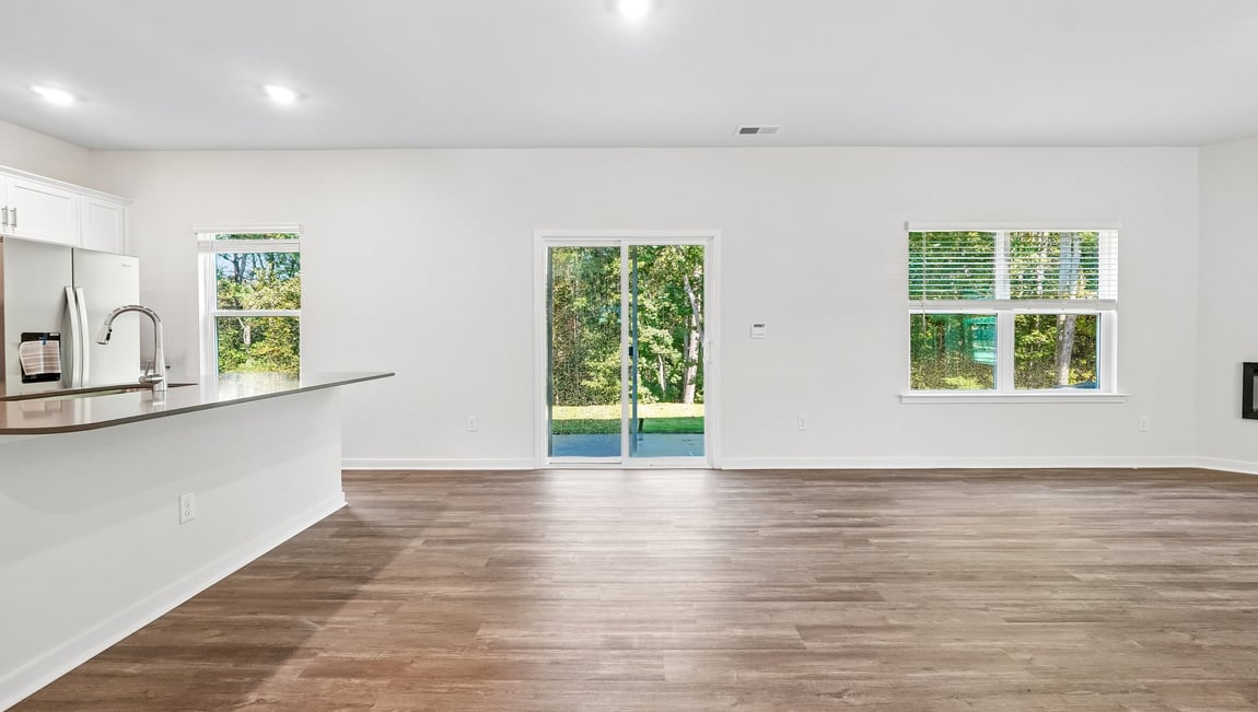 Breakfast area with windows