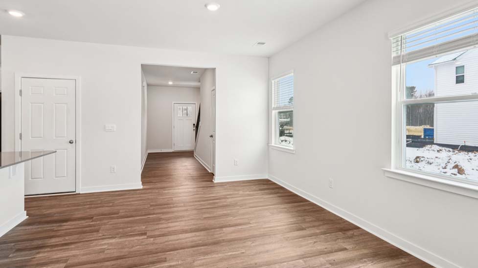 Kitchen and breakfast area