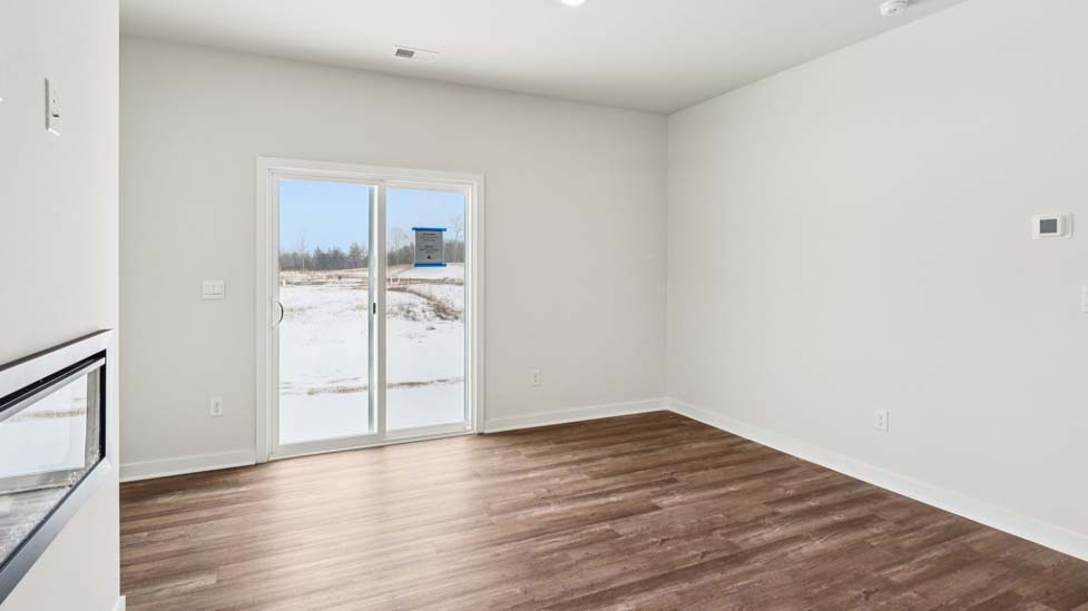 Kitchen and breakfast area