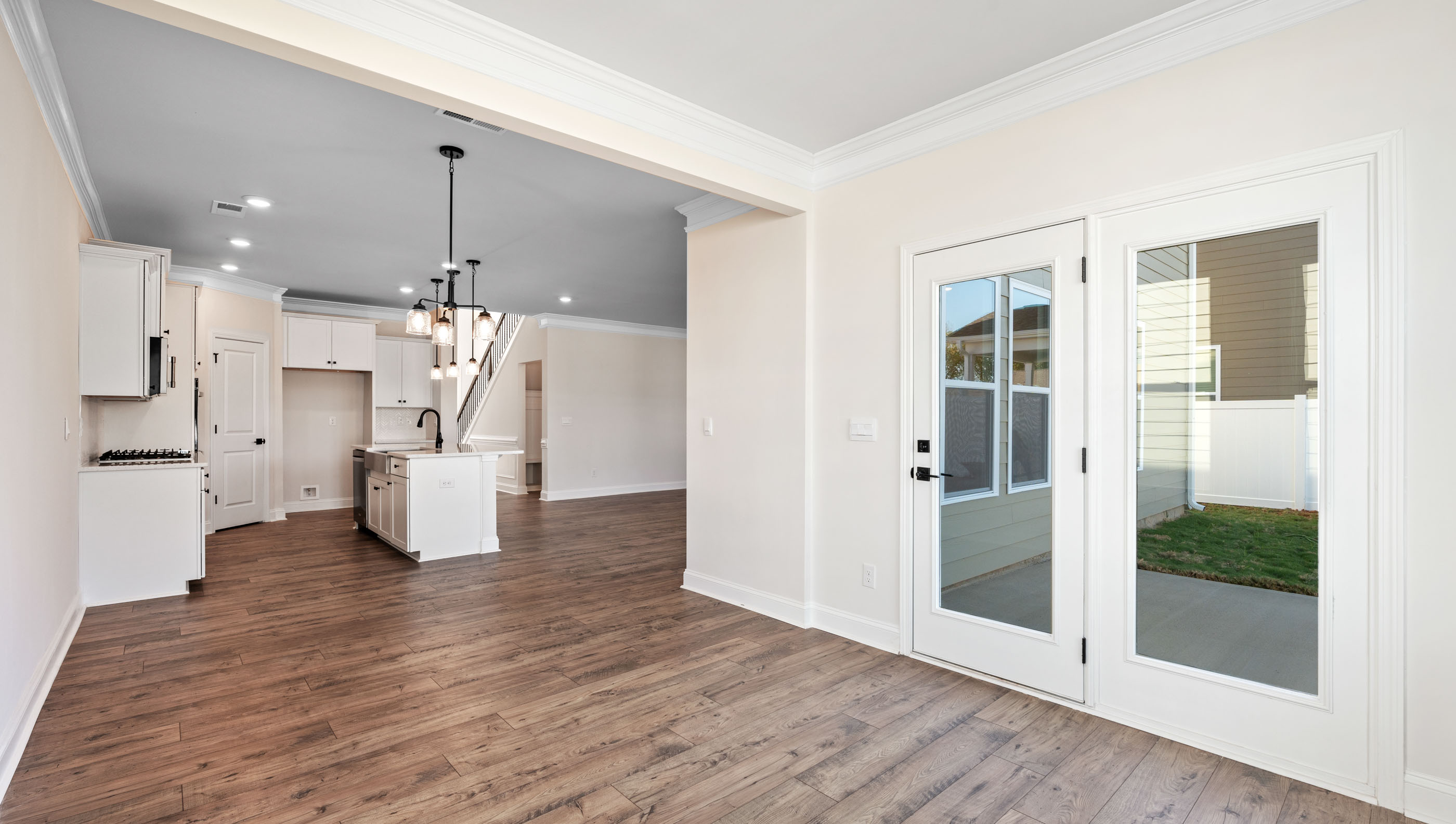 Breakfast area beside kitchen