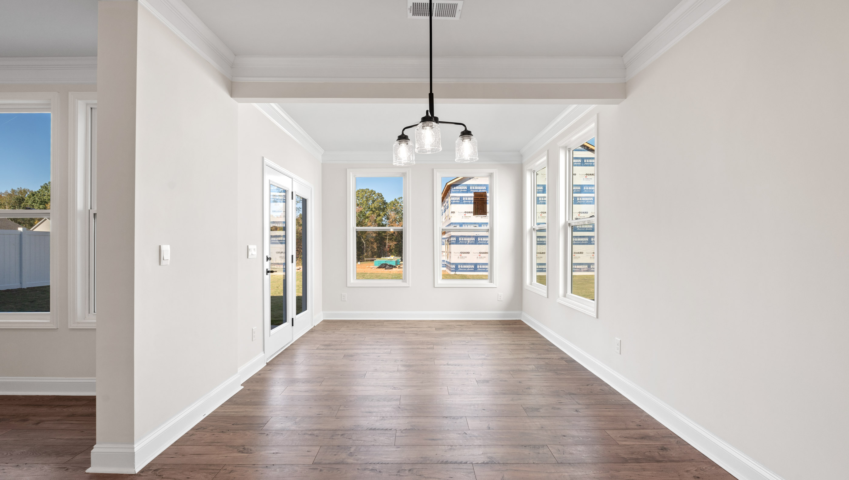 Breakfast area beside kitchen