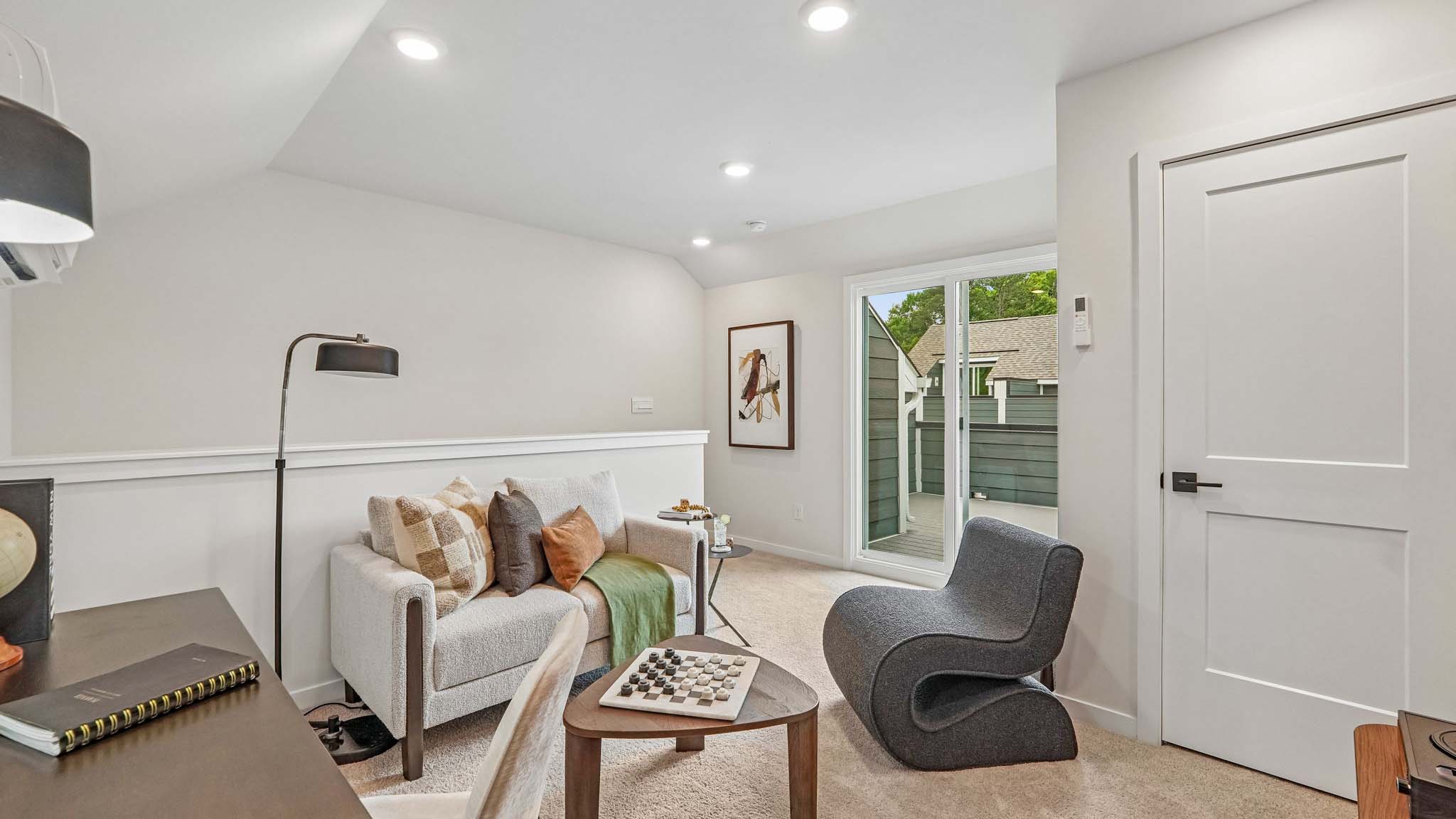Bonus room with window