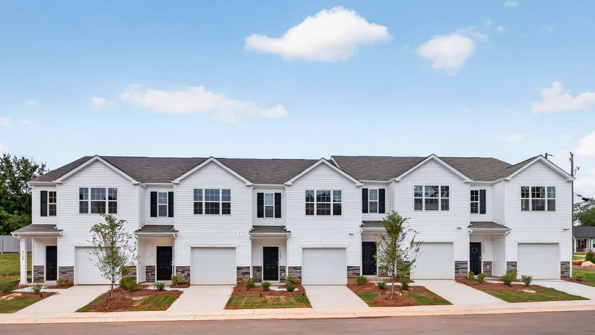 108 Parmiter Way Twnh B exterior