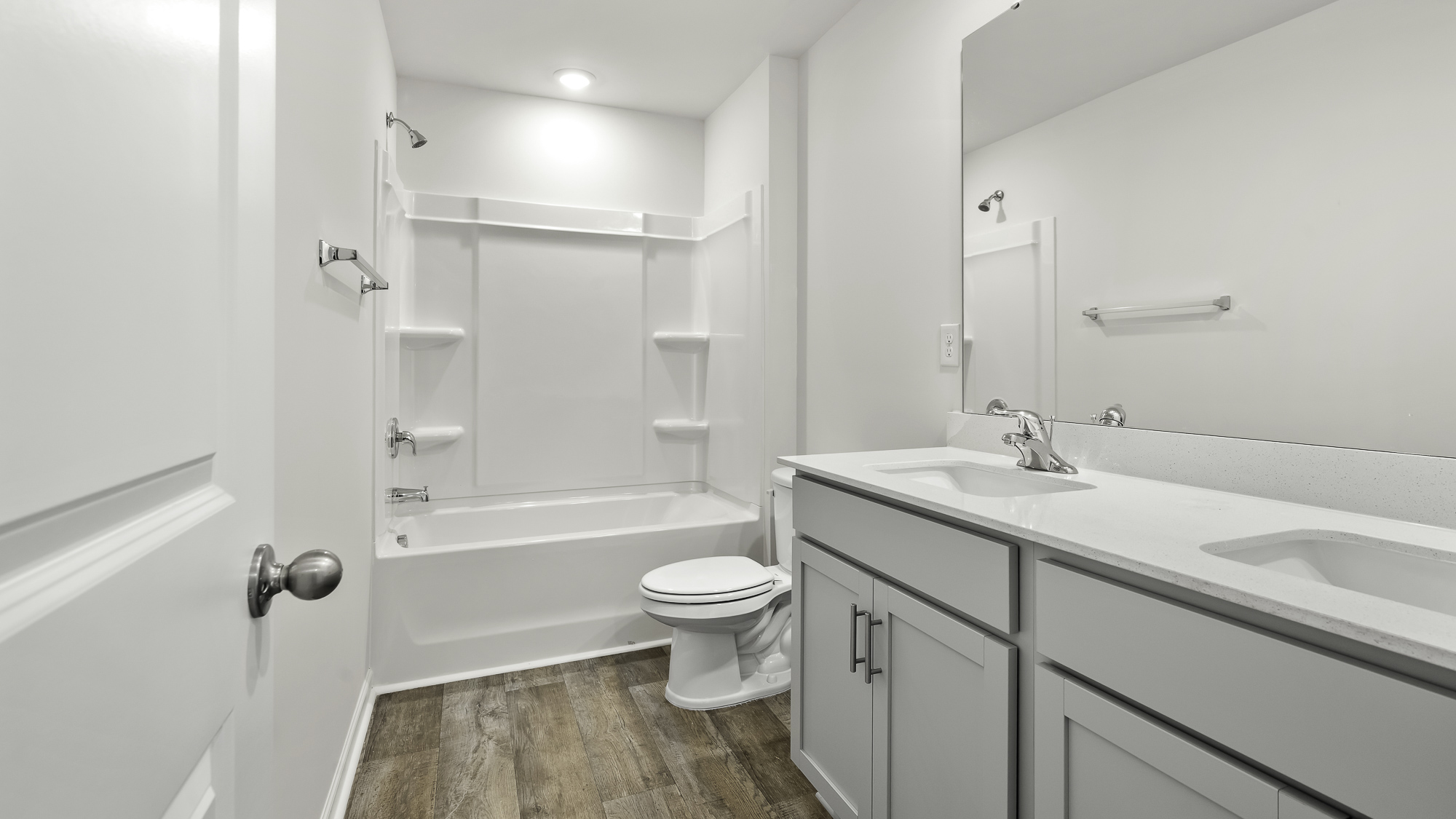 secondary bathroom tub shower