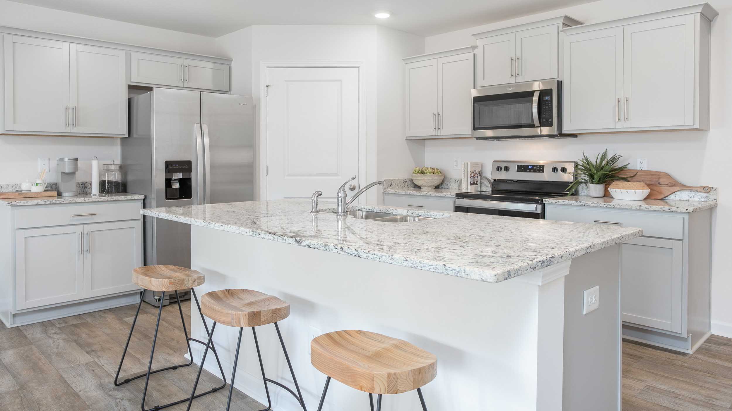 kitchen with large eat in island