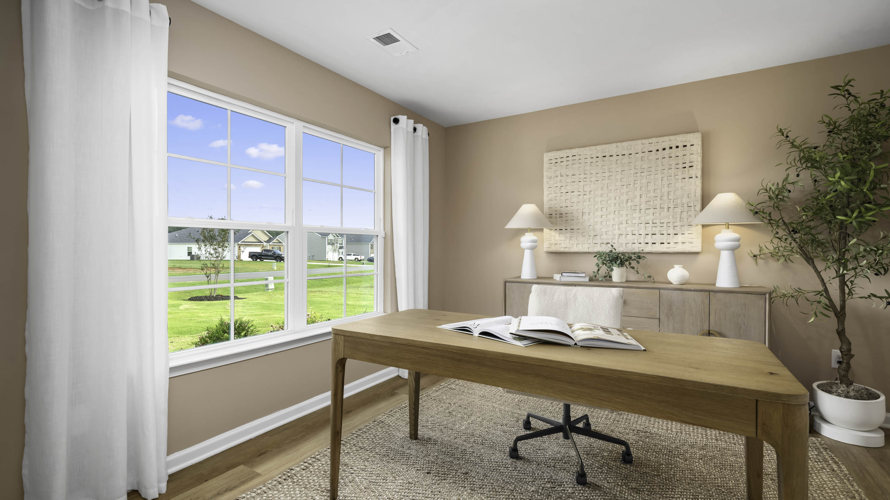 flex room with window