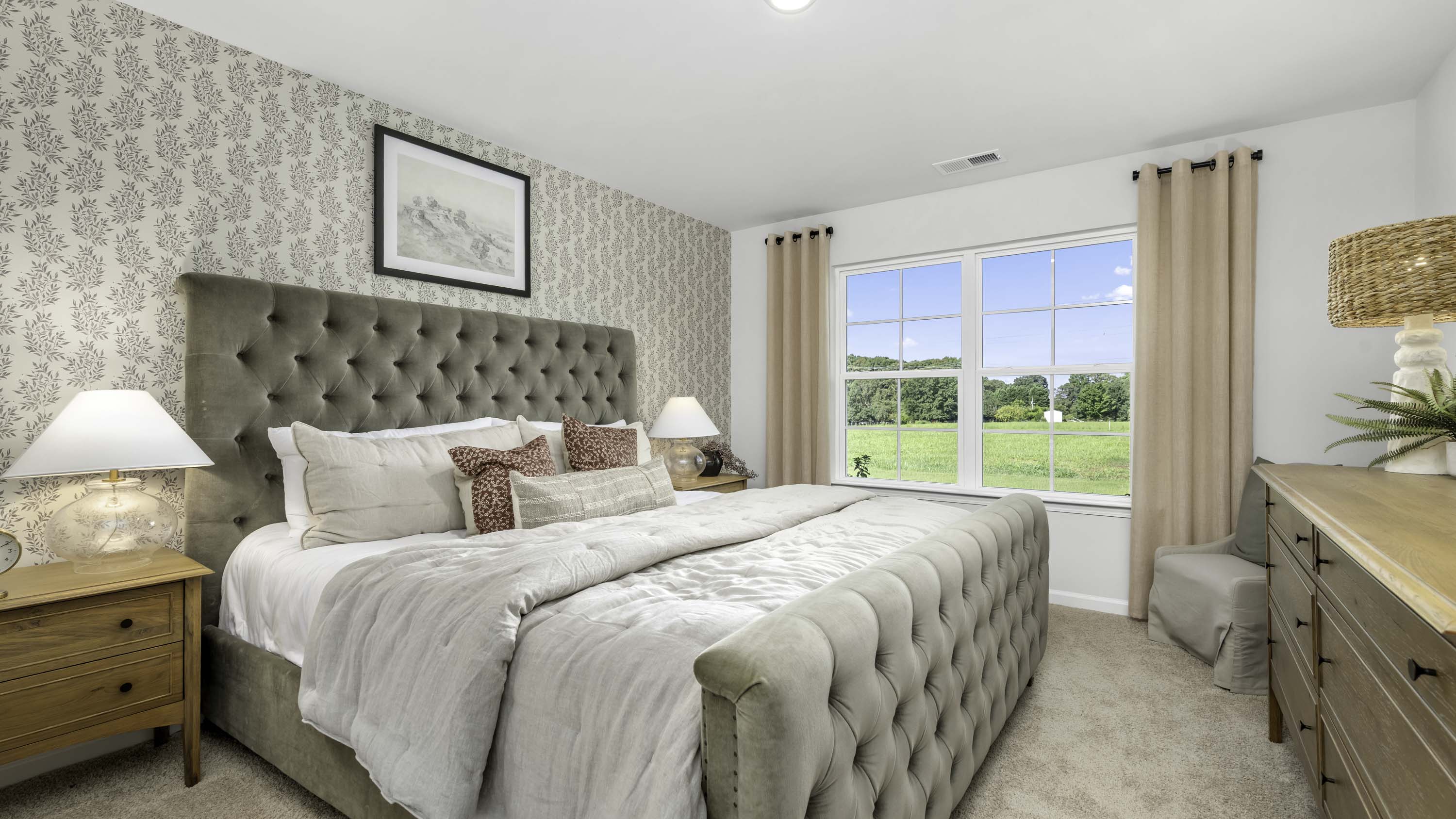 bedroom with carpet