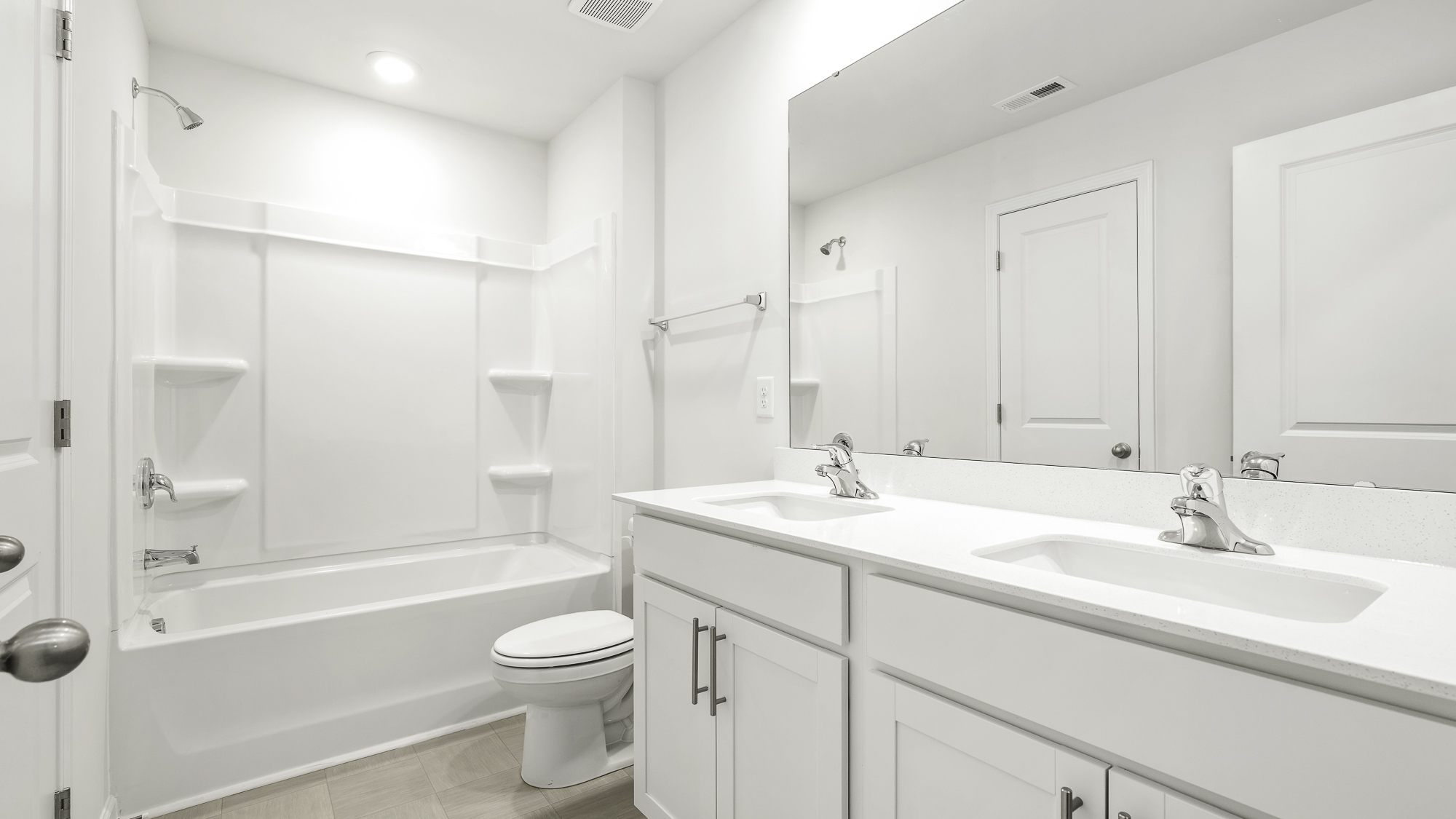 secondary bathroom with tub shower