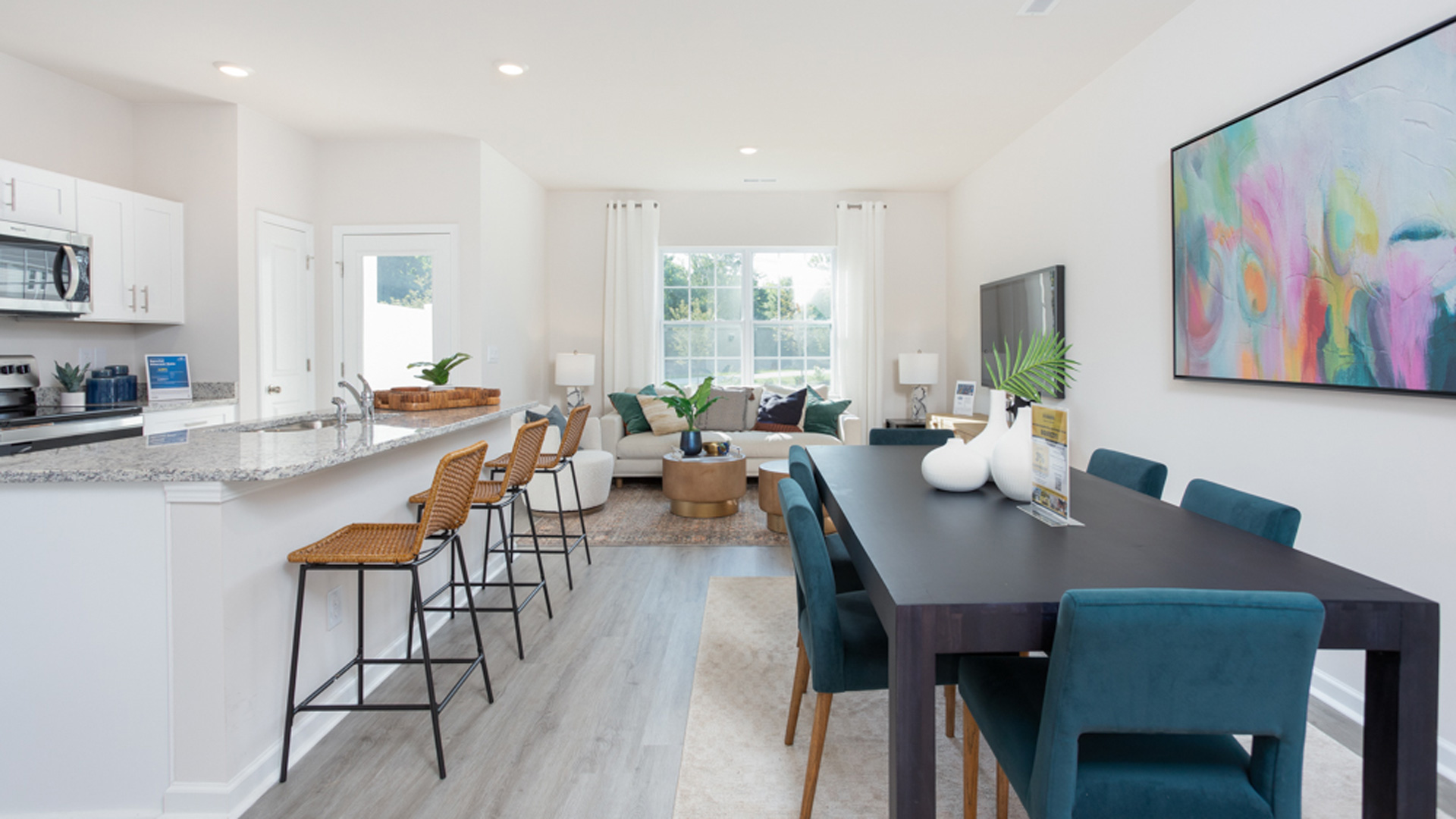 dinign area and kitchen view