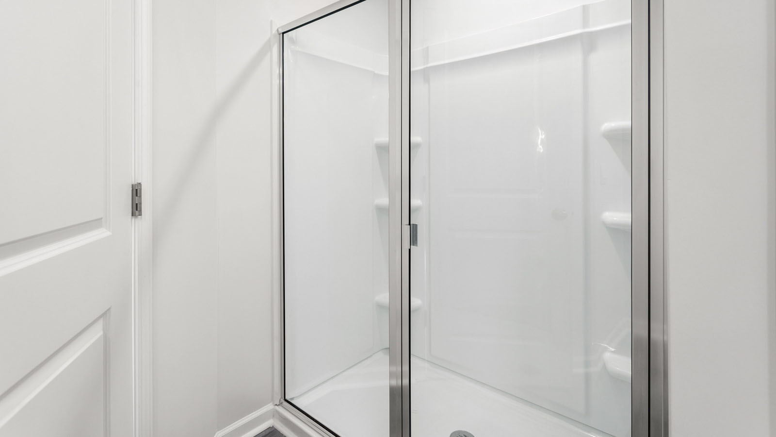 main bathroom with walk-in shower