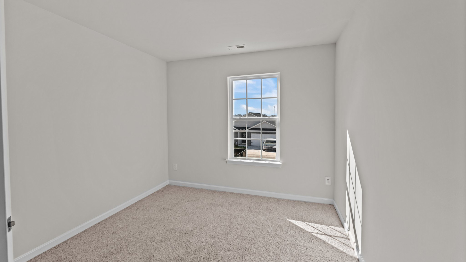 secondary bedroom with window