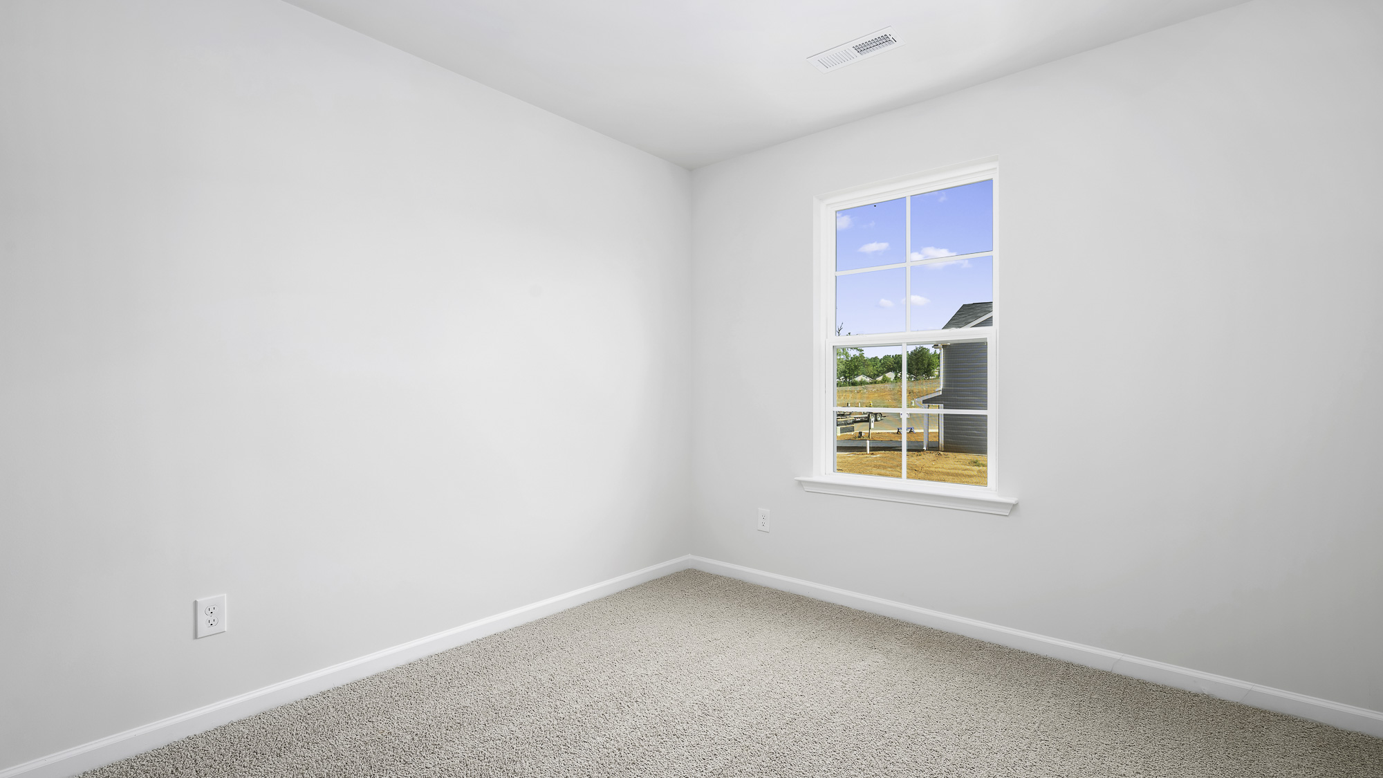 bedroom with carpet