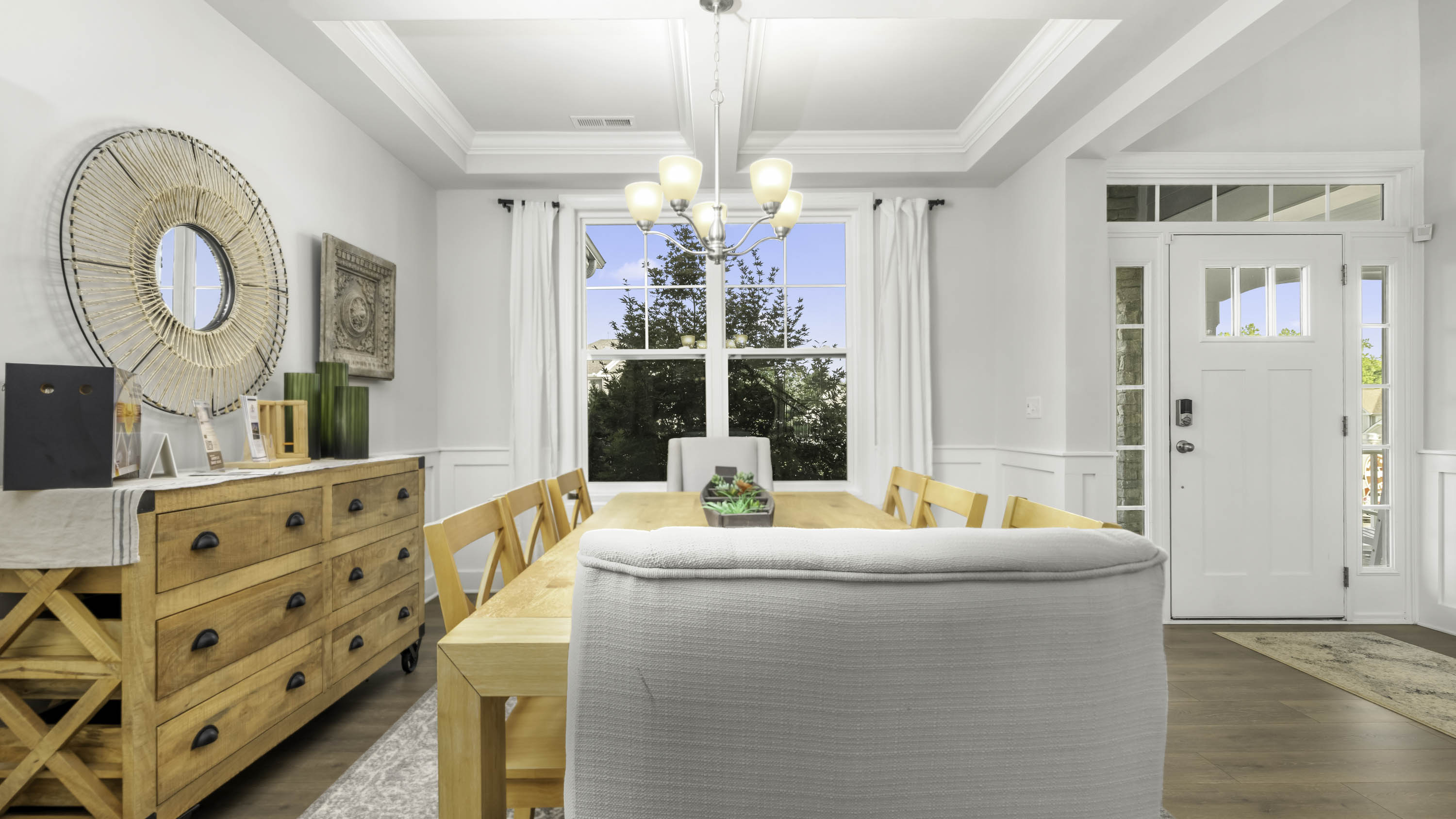 dining and entryway