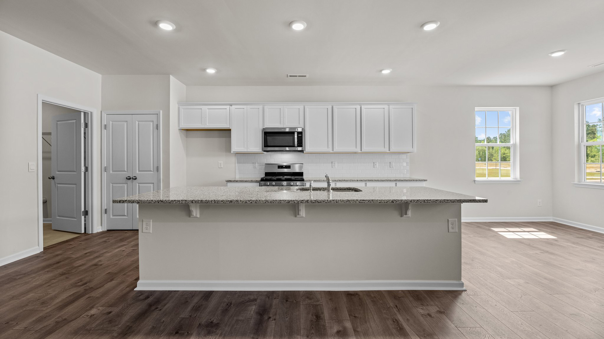 kitchen sit in island