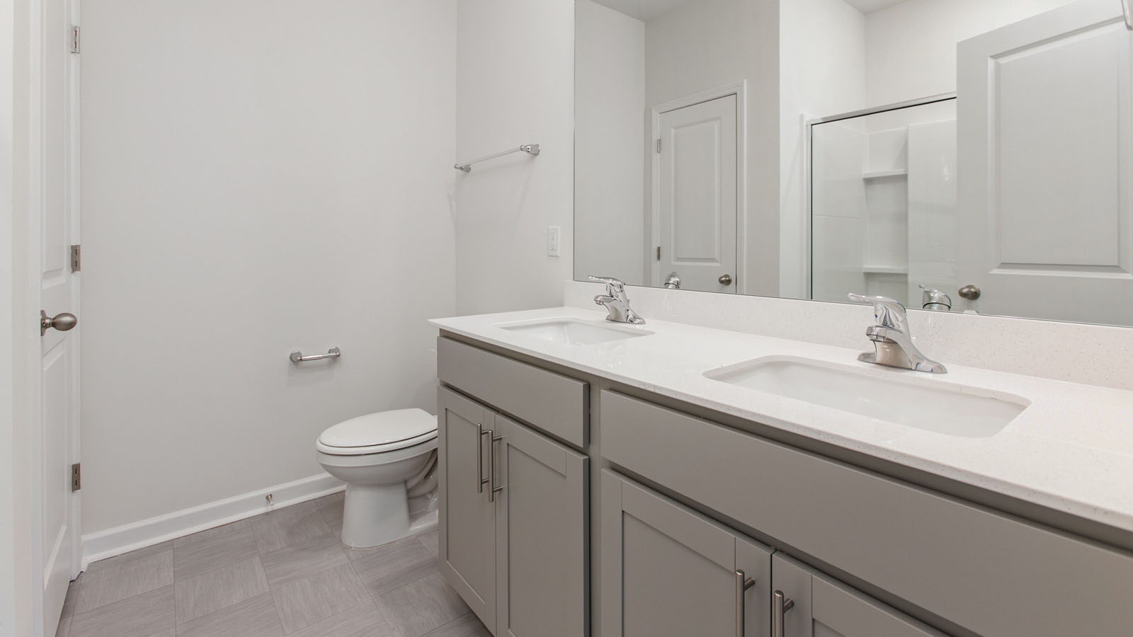 closet with dual sinks