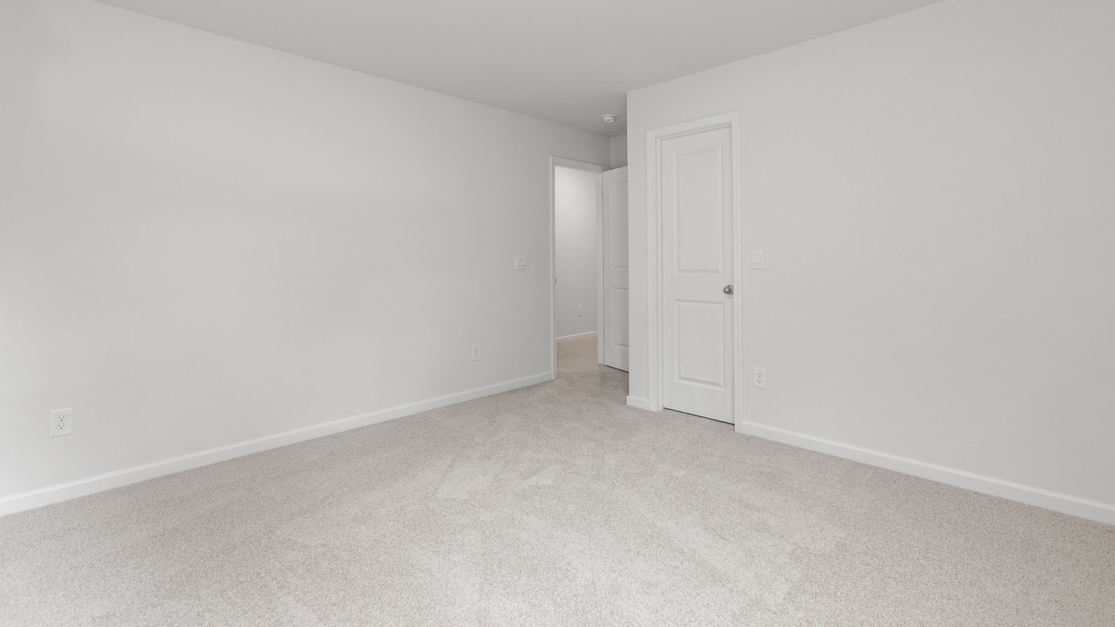 bedroom with carpet