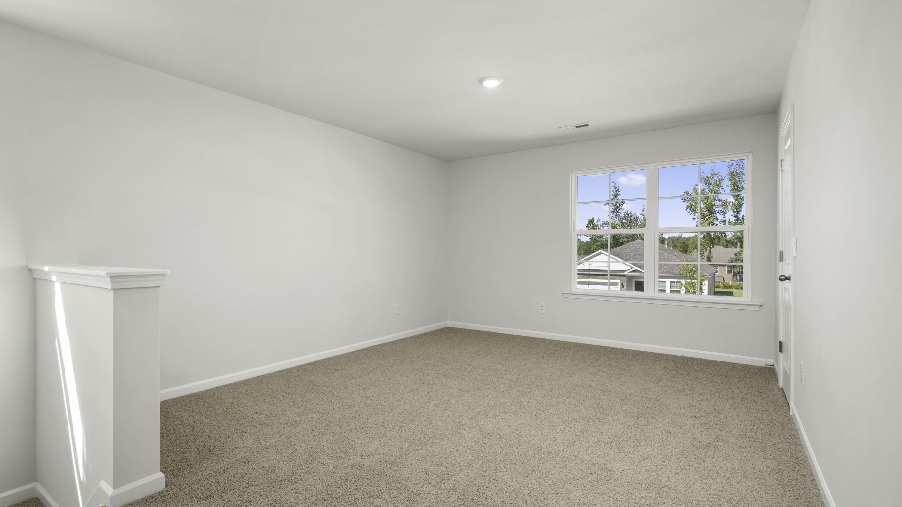secondary bedroom with window
