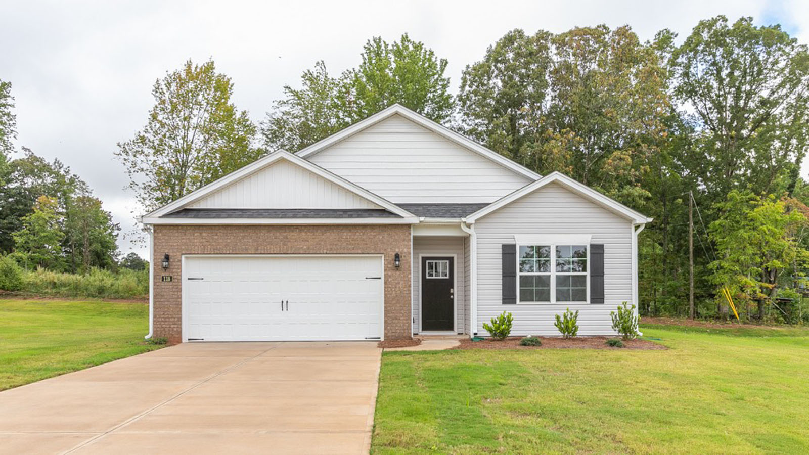 The Cali featured at Bryson Park offers a 1 story 2 car garage 4 bedroom 2 full bathroom single family home